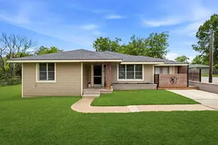 107 Sayles St, Brenham, TX 77833 - Photo 2