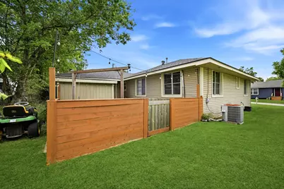 107 Sayles Street, Brenham, TX 77833 - Photo 42