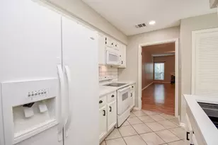 800 Country Pl Dr, Houston, TX 77079 - Photo 18