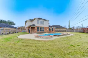 5007 Jade Cove Ct, Sugar Land, TX 77479 - Photo 2