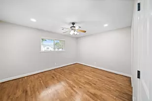 1810 Droxford Dr, Houston, TX 77008 - Photo 16