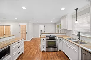 1810 Droxford Dr, Houston, TX 77008 - Photo 8