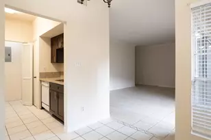 6500 Harbor Town Dr, Houston, TX 77036 - Photo 8