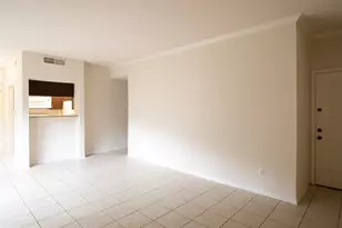 6500 Harbor Town Dr, Houston, TX 77036 - Photo 4