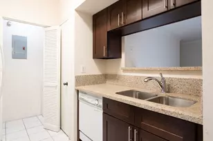 6500 Harbor Town Dr, Houston, TX 77036 - Photo 10