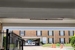 2101 Fountain View Dr, Houston, TX 77057 - Photo 22