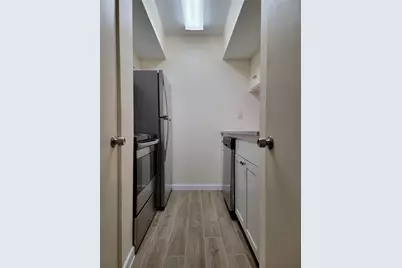 2101 Fountain View Drive #27, Houston, TX 77057 - Photo 2