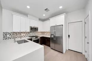 4447 Whitney Oak Ln, Houston, TX 77018 - Photo 10