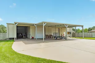 16337 County Rd 171, Danbury, TX 77534 - Photo 12