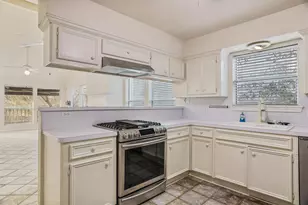 131 Oak Rd, Clear Lake Shores, TX 77565 - Photo 10