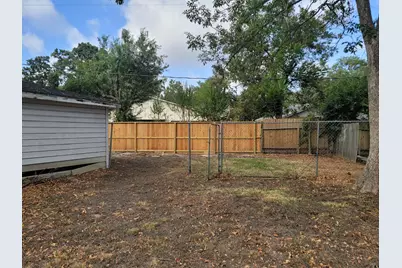 7211 Deep Forest Drive, Houston, TX 77088 - Photo 4