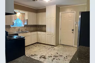 407 Wilson Road, Conroe, TX 77301 - Photo 6