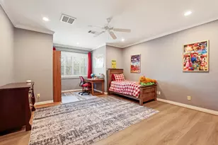 223 Heritage Oaks Ln, Houston, TX 77024 - Photo 22