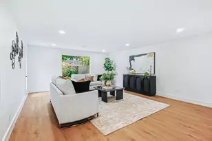 5443 Redstart St, Houston, TX 77096 - Photo 6