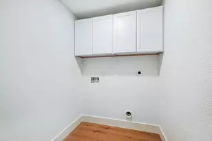 5443 Redstart St, Houston, TX 77096 - Photo 8