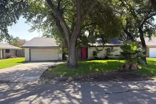 3911 Dolphin Ln, La Porte, TX 77571 - Photo 1