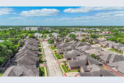 314 Parkwood Village Drive, Friendswood, TX 77546 - Photo 38