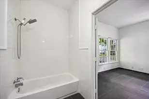 326 W 22nd St, Houston, TX 77008 - Photo 6