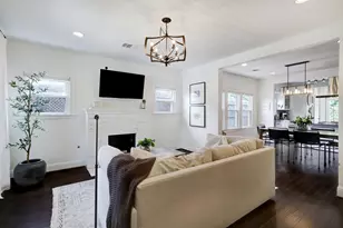 219 Hutcheson St, Houston, TX 77003 - Photo 2