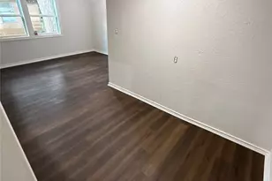 431 N Tinsley St, Angleton, TX 77515 - Photo 2