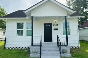 1505 Yupon St, Baytown, TX 77520 - Photo 1
