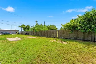 1420 Duff Ln, Houston, TX 77022 - Photo 32