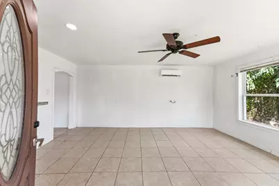 1420 Duff Lane, Houston, TX 77022 - Photo 8