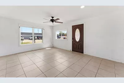 1420 Duff Lane, Houston, TX 77022 - Photo 10