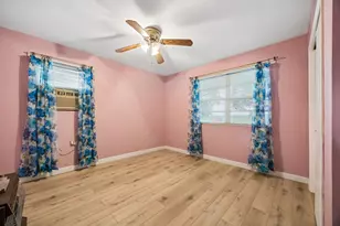 945 N Lake Ave, Eagle Lake, TX 77434 - Photo 4