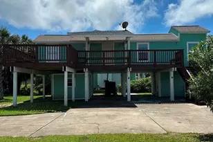 13723 San Domingo Dr, Galveston, TX 77554 - Photo 2