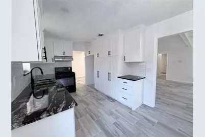 9319 Tooley Drive, Houston, TX 77031 - Photo 4