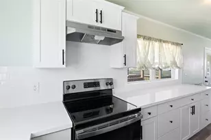 4020 4th St, Galveston, TX 77554 - Photo 12