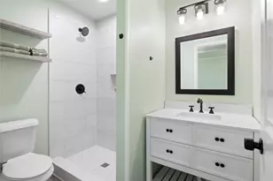 4020 4th St, Galveston, TX 77554 - Photo 16