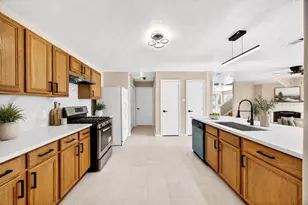 15014 Middle Oaks Blvd, Houston, TX 77082 - Photo 14