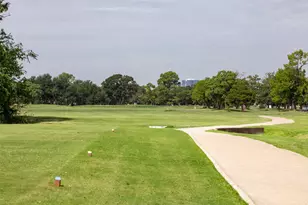 8226 Gold Tee Dr, Houston, TX 77036 - Photo 36