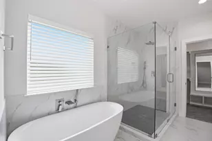 727 S Victory Dr, Houston, TX 77088 - Photo 26