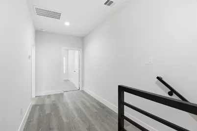727 S Victory Drive #B, Houston, TX 77088 - Photo 16