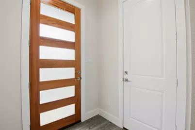 727 S Victory Drive #B, Houston, TX 77088 - Photo 4