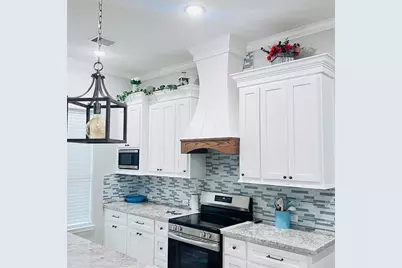 320 Buffalo Trail, Angleton, TX 77515 - Photo 10