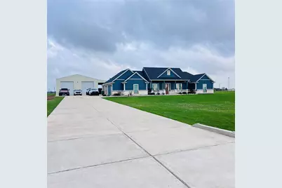 320 Buffalo Trail, Angleton, TX 77515 - Photo 2