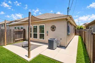 517 N 6th St, La Porte, TX 77571 - Photo 24