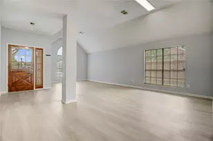 307 E Sutton Square, Stafford, TX 77477 - Photo 8