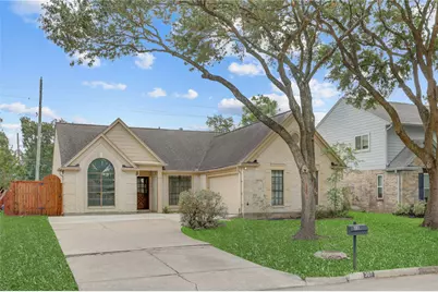 307 E Sutton Square, Stafford, TX 77477 - Photo 2