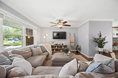 5334 Saxon Drive, Houston, TX 77092 - Photo 6