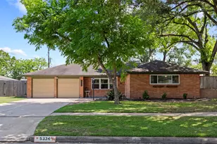 5334 Saxon Dr, Houston, TX 77092 - Photo 2