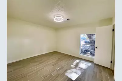 634 Twinbrooke Drive, Houston, TX 77037 - Photo 10