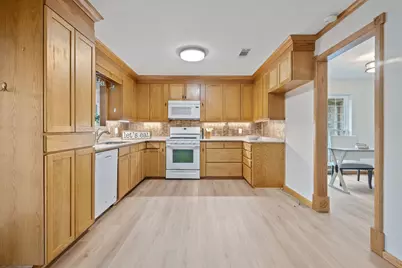 20271 Meadow Lake Road, Cleveland, TX 77328 - Photo 16