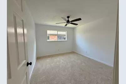 501 Valley Brook Drive, La Porte, TX 77571 - Photo 10