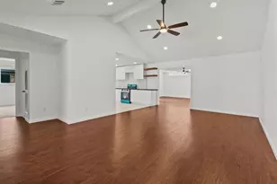 501 Valley Brook Dr, La Porte, TX 77571 - Photo 4