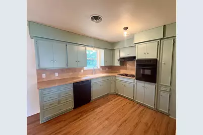1801 Beazley Street, Brenham, TX 77833 - Photo 8